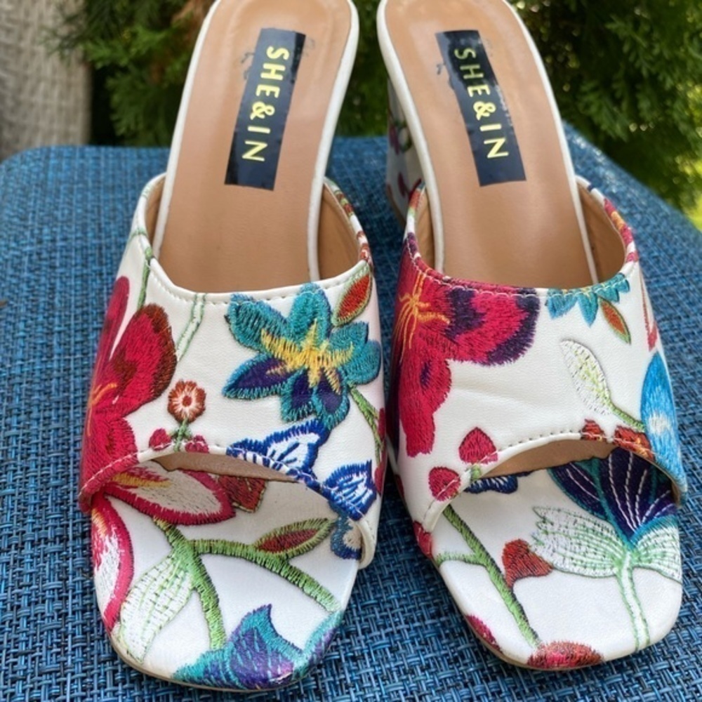 She & In Colorful Open Toe Slides - Picture 7 of 10